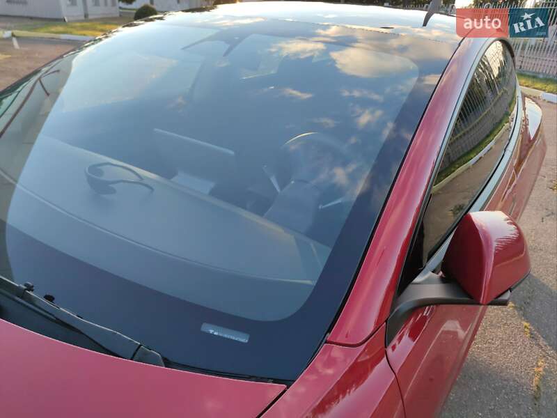 Седан Tesla Model 3 2022 в Киеве