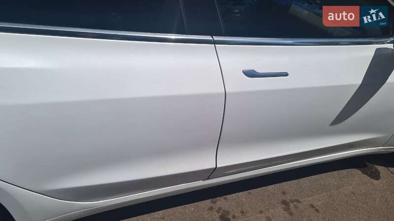 Седан Tesla Model 3 2020 в Кривому Розі