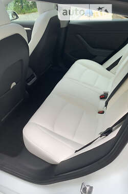 Седан Tesla Model 3 2021 в Киеве