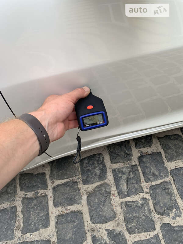 Седан Tesla Model 3 2021 в Киеве