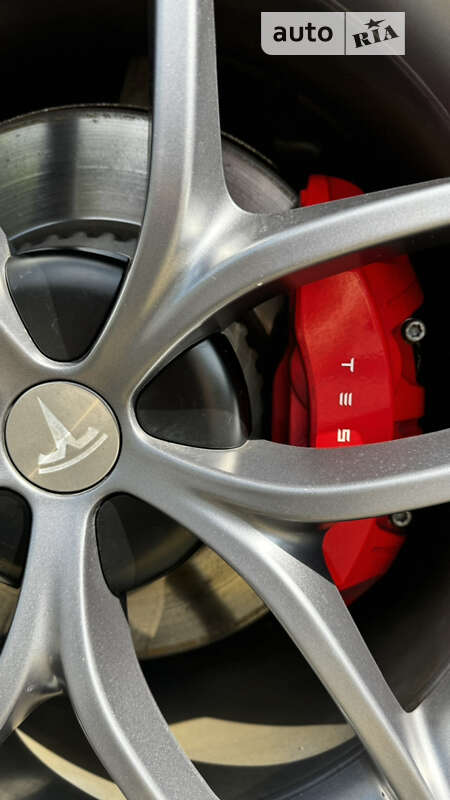 Седан Tesla Model 3 2018 в Києві