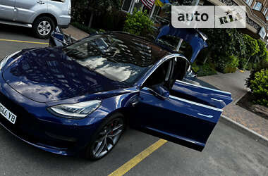 Седан Tesla Model 3 2018 в Киеве