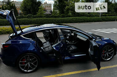 Седан Tesla Model 3 2018 в Киеве