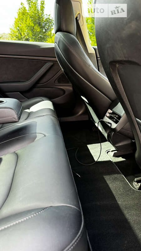 Седан Tesla Model 3 2018 в Киеве
