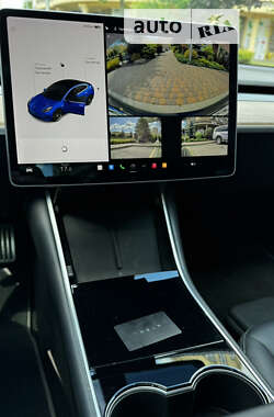 Седан Tesla Model 3 2018 в Киеве