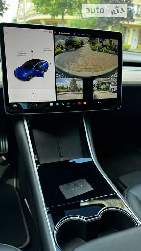 Седан Tesla Model 3 2018 в Киеве
