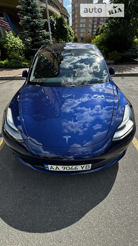Седан Tesla Model 3 2018 в Киеве