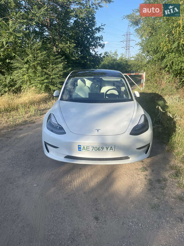 Седан Tesla Model 3 2021 в Кривом Роге