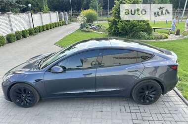 Седан Tesla Model 3 2022 в Черкасах