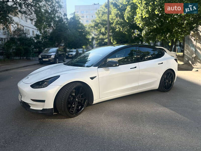 Tesla Model 3 2021