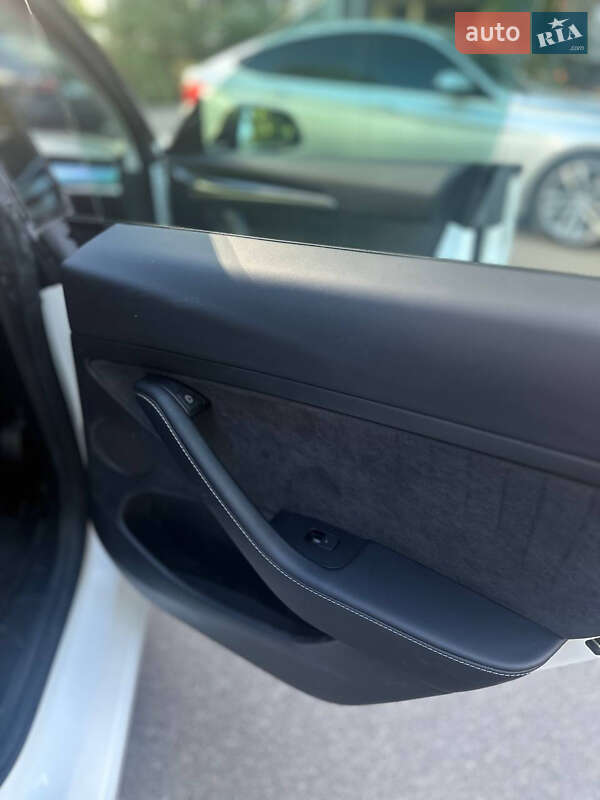 Седан Tesla Model 3 2021 в Харькове