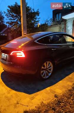 Седан Tesla Model 3 2018 в Дніпрі
