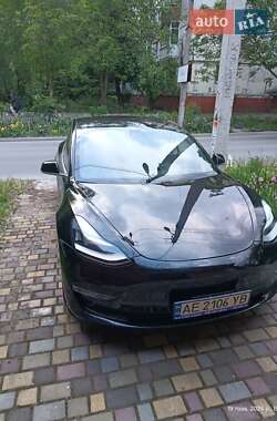Седан Tesla Model 3 2018 в Дніпрі