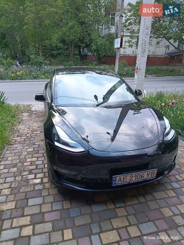 Седан Tesla Model 3 2018 в Дніпрі