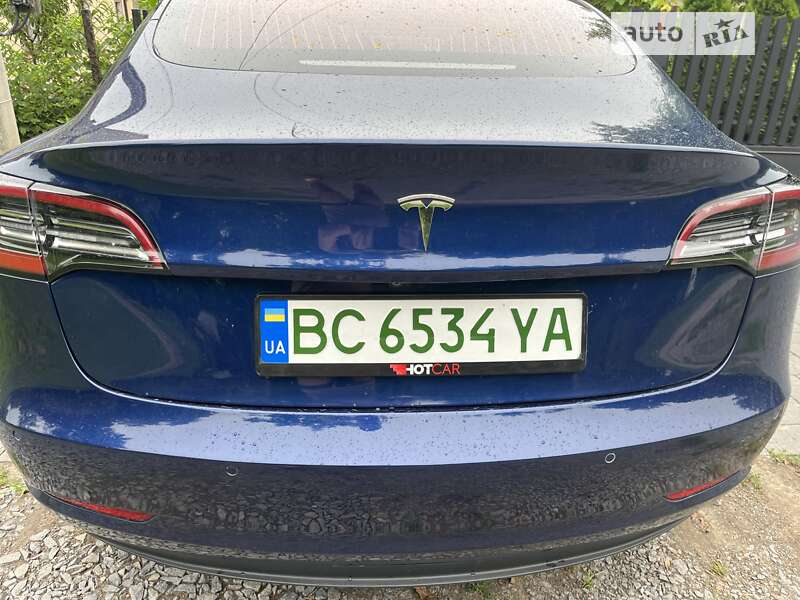 Седан Tesla Model 3 2019 в Львові