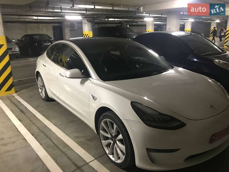 Седан Tesla Model 3 2019 в 