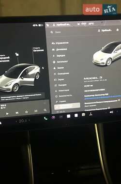 Седан Tesla Model 3 2019 в Львове