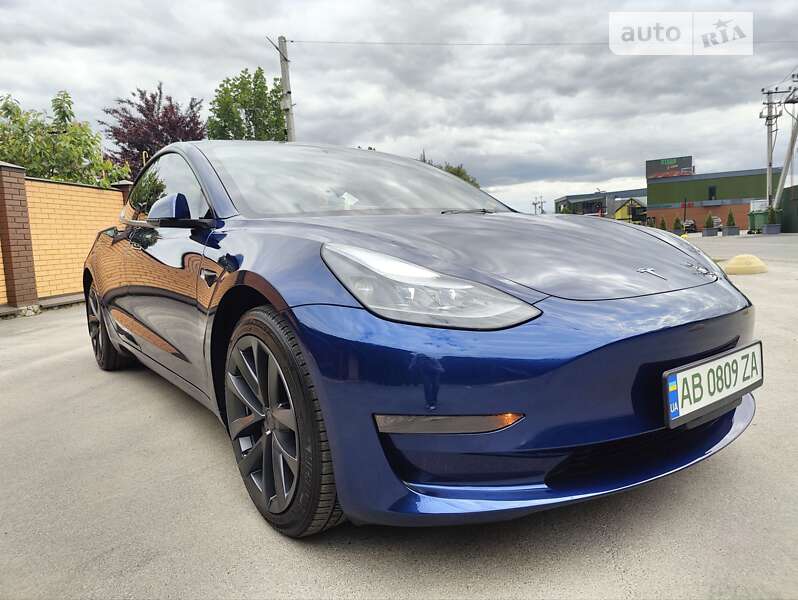 Седан Tesla Model 3 2022 в Виннице
