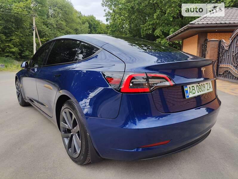 Седан Tesla Model 3 2022 в Виннице