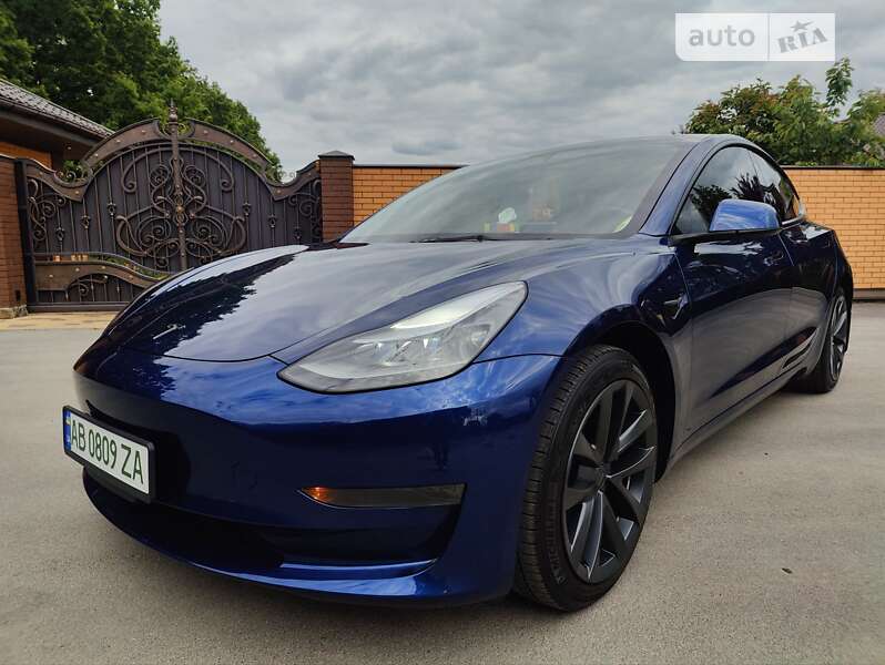 Седан Tesla Model 3 2022 в Виннице
