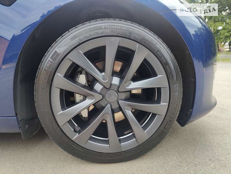 Седан Tesla Model 3 2022 в Виннице