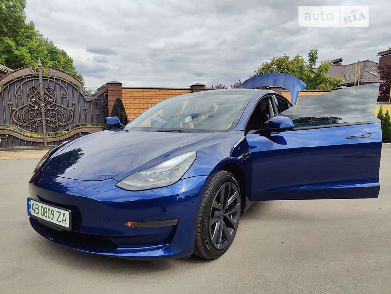 Седан Tesla Model 3 2022 в Виннице