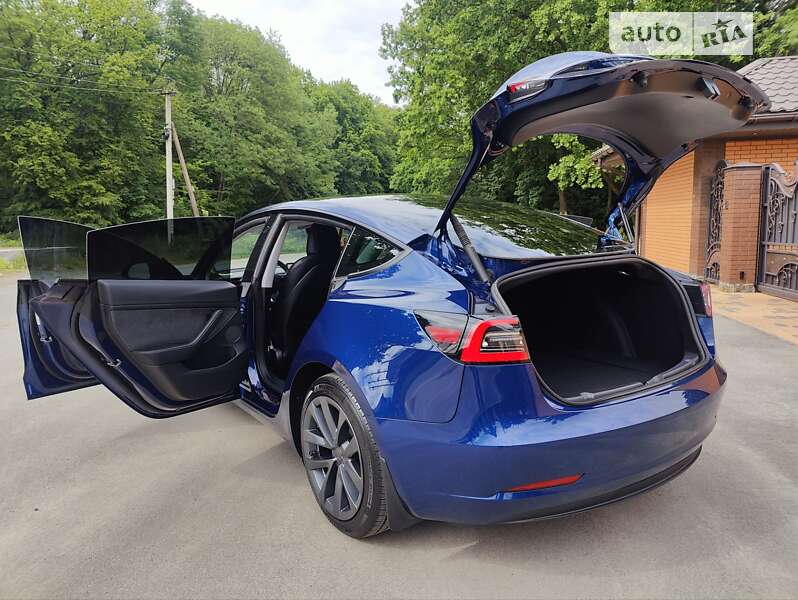 Седан Tesla Model 3 2022 в Вінниці