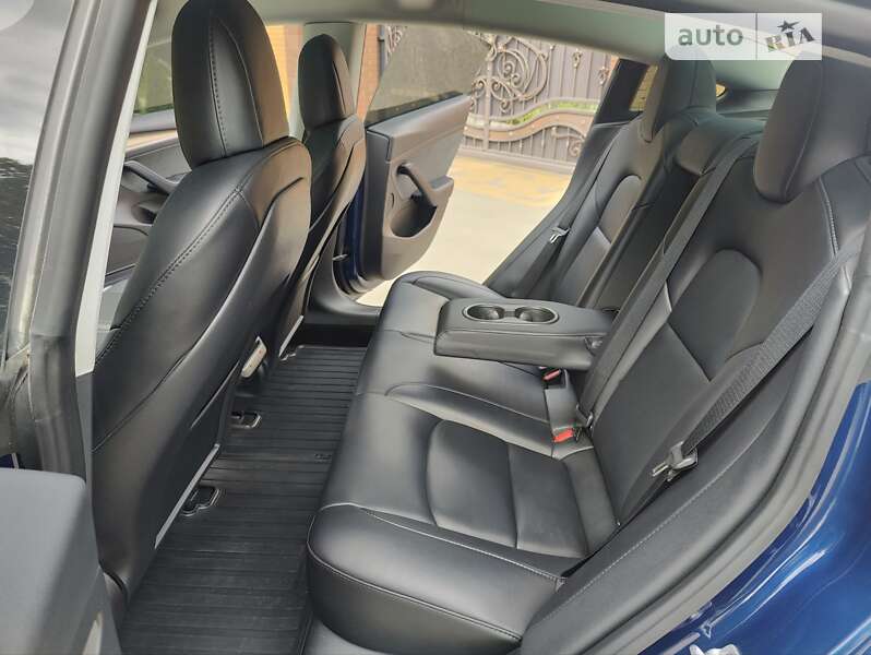Седан Tesla Model 3 2022 в Вінниці
