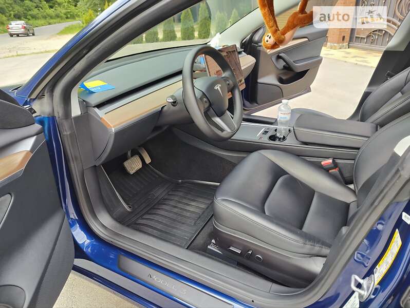 Седан Tesla Model 3 2022 в Виннице