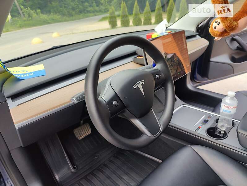 Седан Tesla Model 3 2022 в Виннице