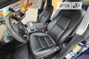 Седан Tesla Model 3 2022 в Виннице