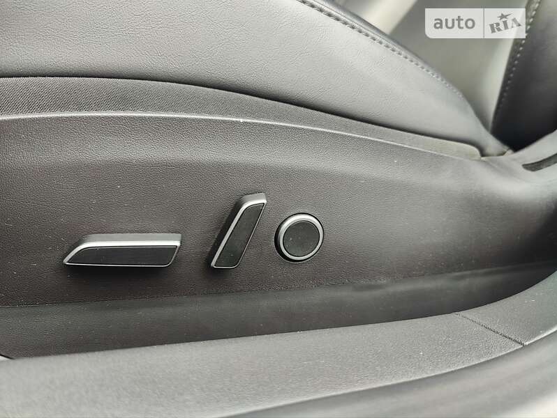 Седан Tesla Model 3 2022 в Вінниці