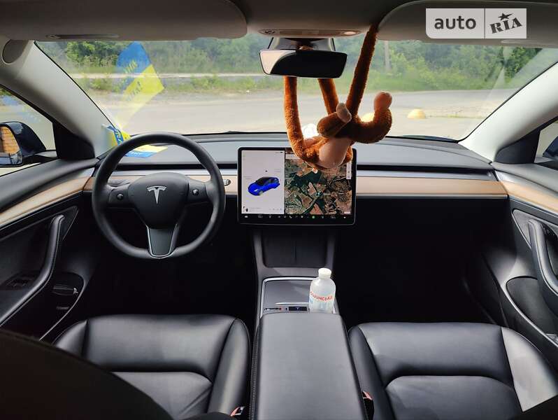 Седан Tesla Model 3 2022 в Виннице