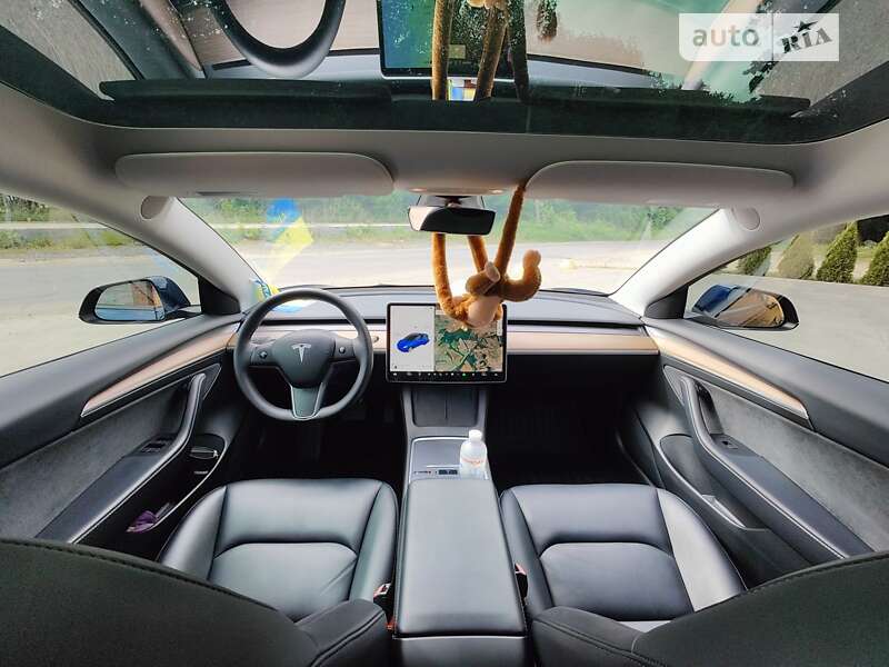Седан Tesla Model 3 2022 в Вінниці