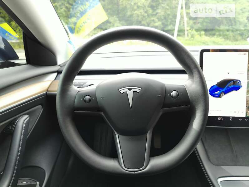 Седан Tesla Model 3 2022 в Виннице