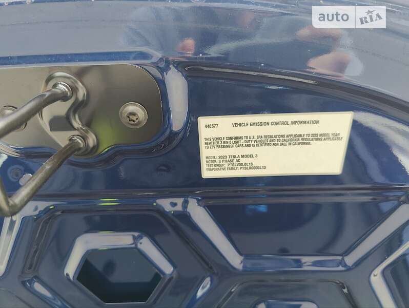 Седан Tesla Model 3 2022 в Виннице