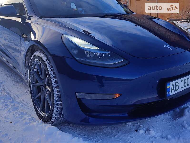 Седан Tesla Model 3 2022 в Виннице