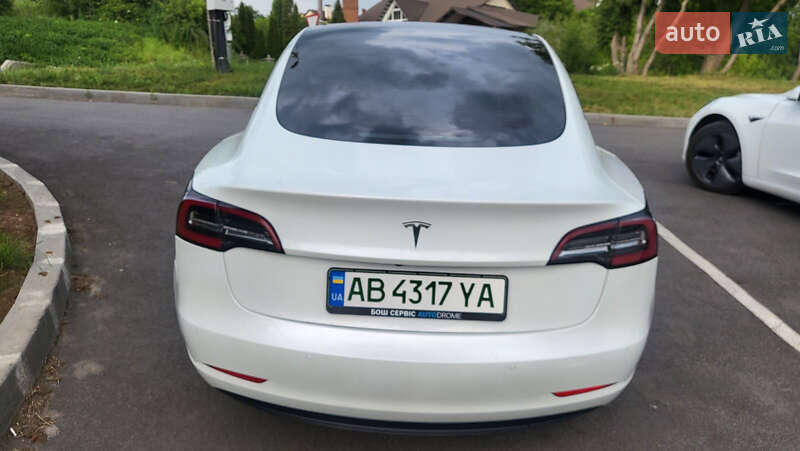 Седан Tesla Model 3 2021 в Виннице