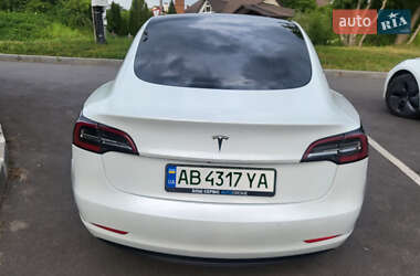 Седан Tesla Model 3 2021 в 