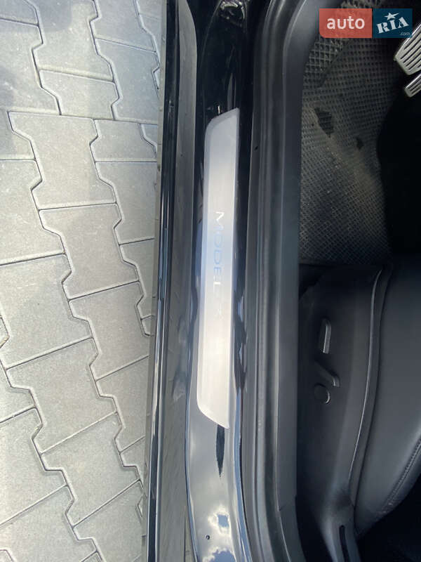 Седан Tesla Model 3 2019 в Львові