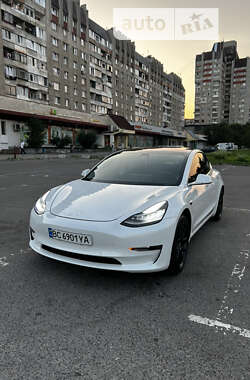 Седан Tesla Model 3 2017 в 