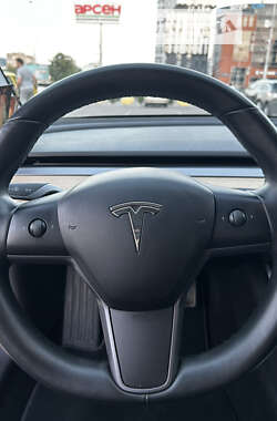 Седан Tesla Model 3 2017 в 