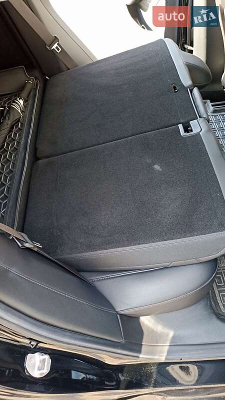 Седан Tesla Model 3 2018 в Умани