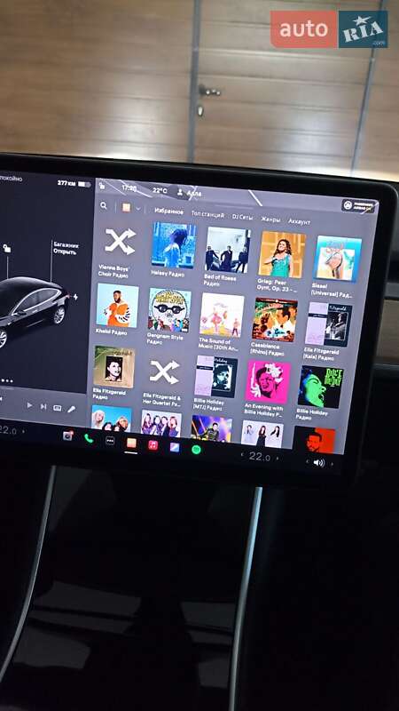 Седан Tesla Model 3 2018 в Умани