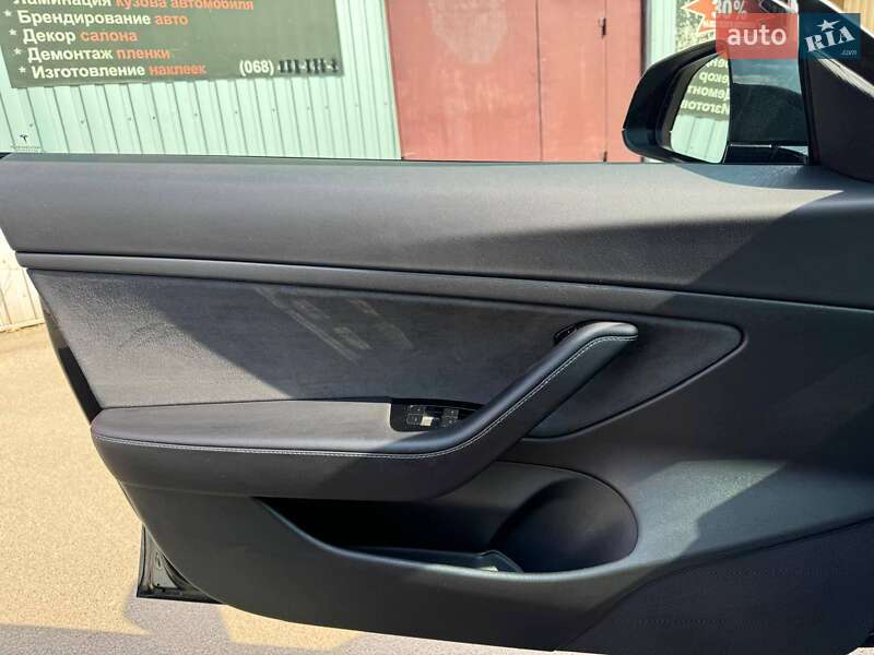 Седан Tesla Model 3 2019 в Кривом Роге