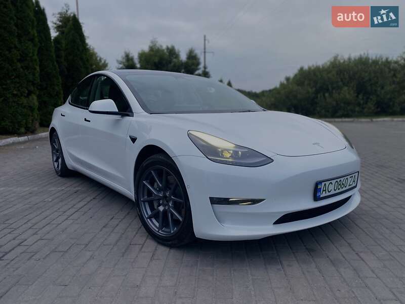 Седан Tesla Model 3 2022 в Луцке