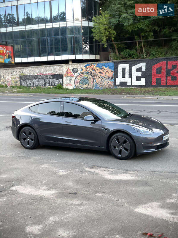 Tesla Model 3 2022