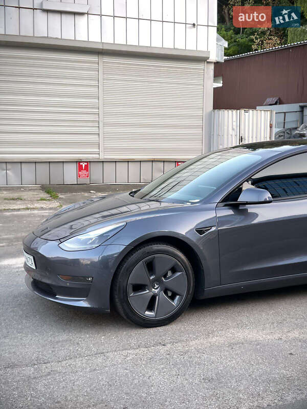 Седан Tesla Model 3 2022 в Киеве фото 3 Седан Tesla Model 3 2022 в Киеве