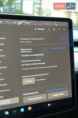 Седан Tesla Model 3 2022 в Киеве