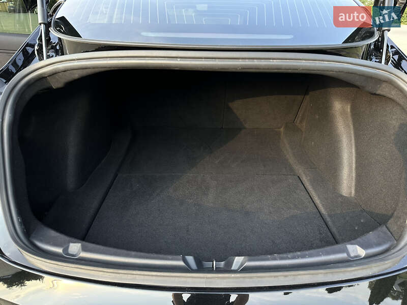 Седан Tesla Model 3 2019 в Одесі